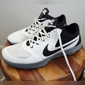 Nike Men's White and Black Athletic Shoes